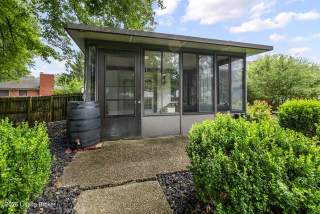 9901 Nanka Rd, Louisville, KY 40272