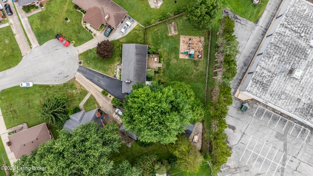 9901 Nanka Rd, Louisville, KY 40272