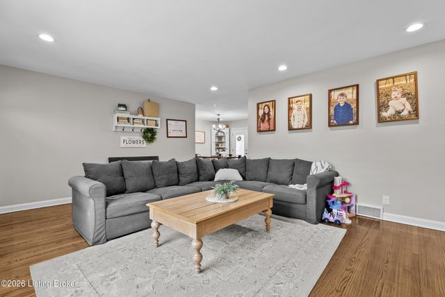 9901 Nanka Rd, Louisville, KY 40272