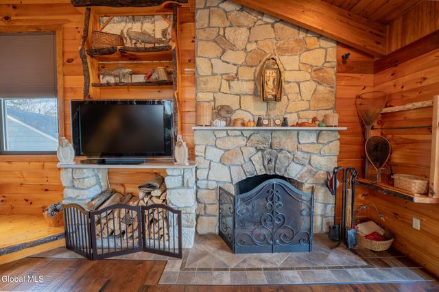 164 Eden Lane, Mayfield, NY 12117