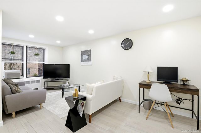 72-11 110th Street 1D, Forest Hills, NY 11375