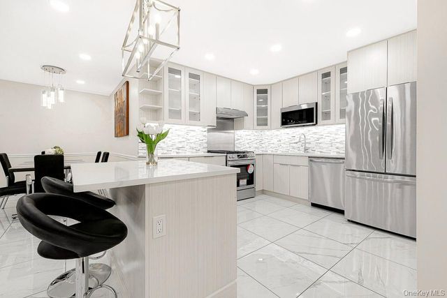 72-11 110th Street 1D, Forest Hills, NY 11375