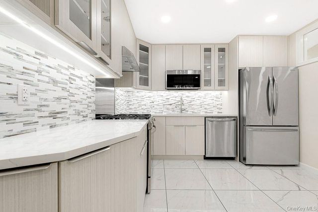 72-11 110th Street 1D, Forest Hills, NY 11375