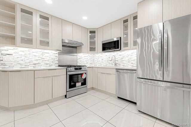 72-11 110th Street 1D, Forest Hills, NY 11375