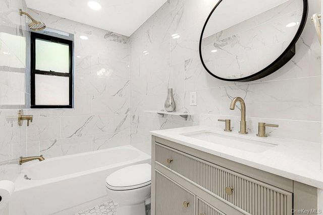 72-11 110th Street 1D, Forest Hills, NY 11375