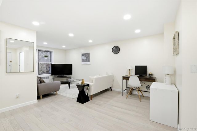 72-11 110th Street 1D, Forest Hills, NY 11375