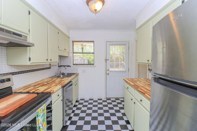 913 Glastonbury Circle, B, Ridgeland, MS 39157