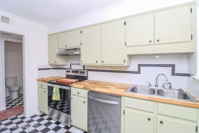 913 Glastonbury Circle, B, Ridgeland, MS 39157