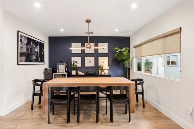 7247 Genesta, Lake Balboa, CA 91406