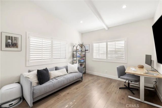 7247 Genesta, Lake Balboa, CA 91406