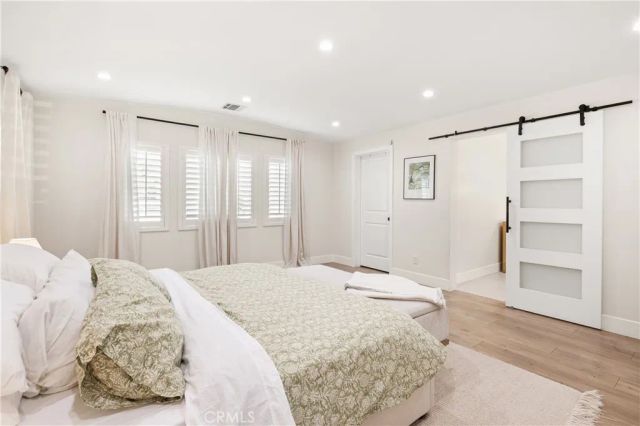 7247 Genesta, Lake Balboa, CA 91406