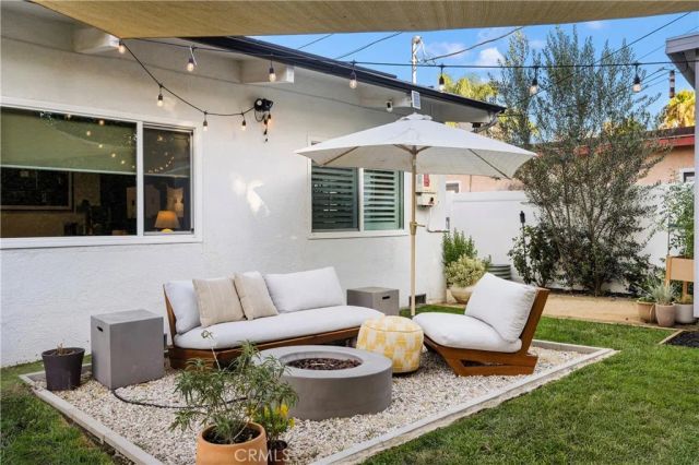 7247 Genesta, Lake Balboa, CA 91406