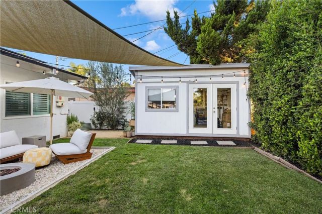 7247 Genesta, Lake Balboa, CA 91406