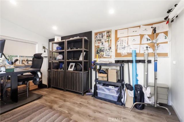 7247 Genesta, Lake Balboa, CA 91406