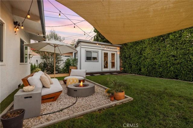 7247 Genesta, Lake Balboa, CA 91406