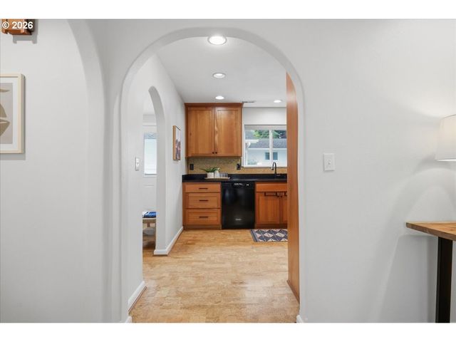 3040 N HUNT St, Portland, OR 97217