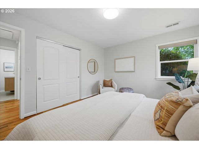 3040 N HUNT St, Portland, OR 97217