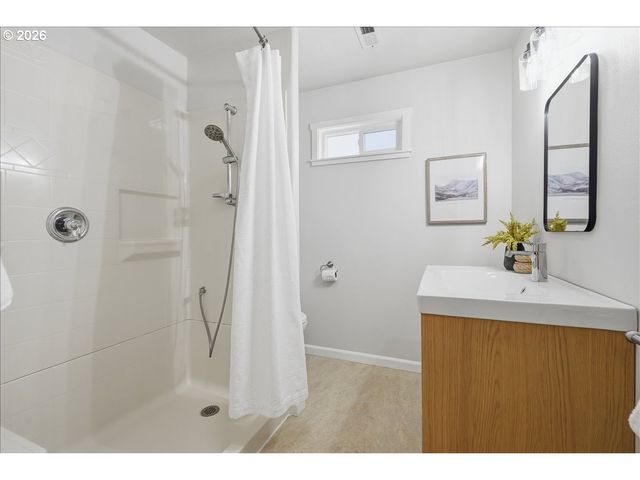 3040 N HUNT St, Portland, OR 97217