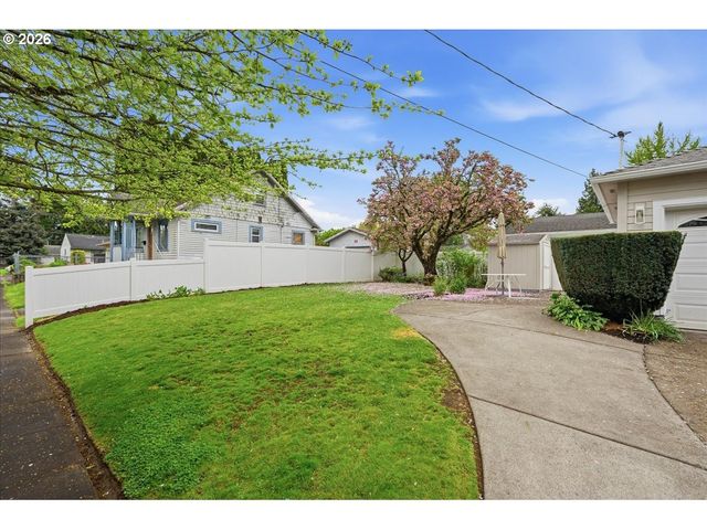 3040 N HUNT St, Portland, OR 97217