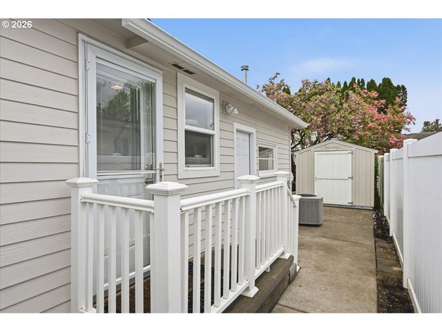 3040 N HUNT St, Portland, OR 97217