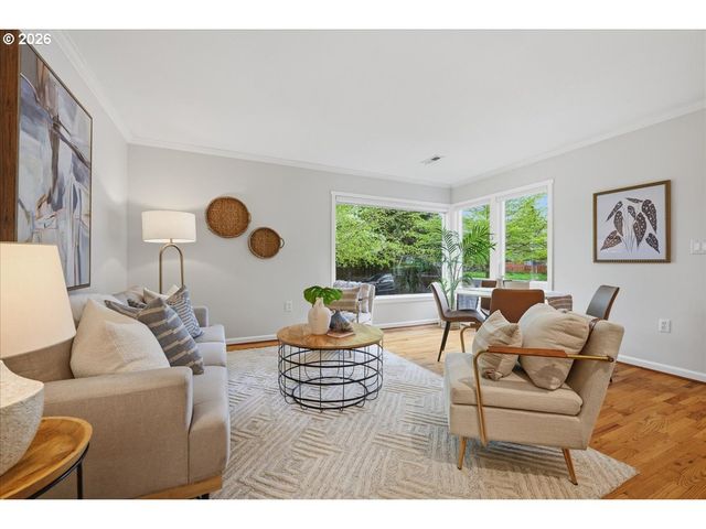 3040 N HUNT St, Portland, OR 97217