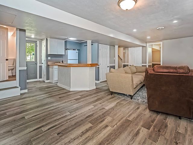 104 Lakewood Dr, North Sewickley Twp, PA 16117