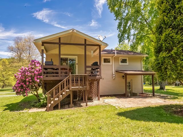 104 Lakewood Dr, North Sewickley Twp, PA 16117