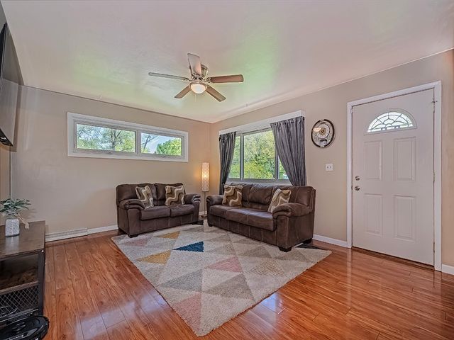 104 Lakewood Dr, North Sewickley Twp, PA 16117