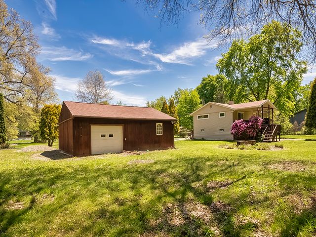 104 Lakewood Dr, North Sewickley Twp, PA 16117