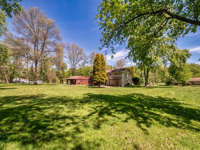 104 Lakewood Dr, North Sewickley Twp, PA 16117