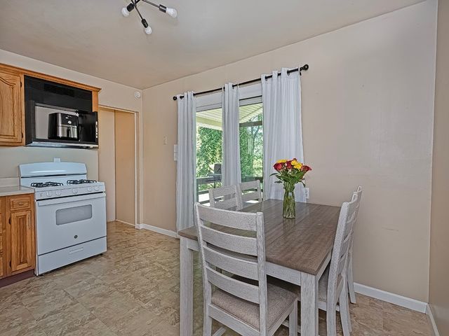 104 Lakewood Dr, North Sewickley Twp, PA 16117