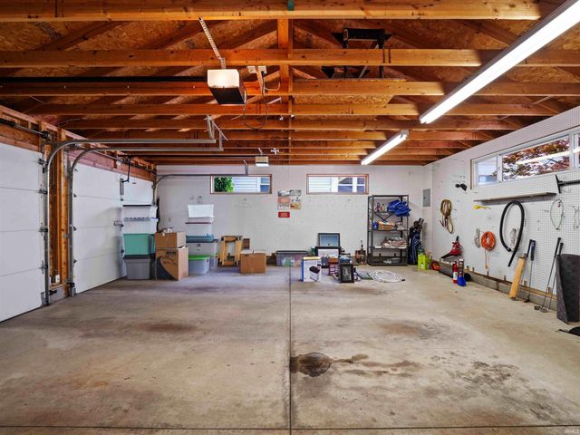 2402 Broadway Boulevard, Fort Wayne, IN 46807