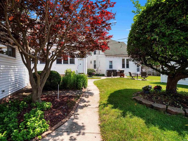 2402 Broadway Boulevard, Fort Wayne, IN 46807