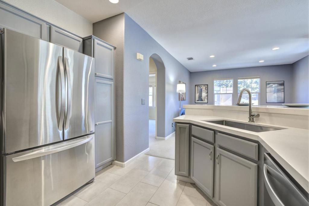 Image 16 of property listing at 914 Brea Lane, San Jose, CA 95138