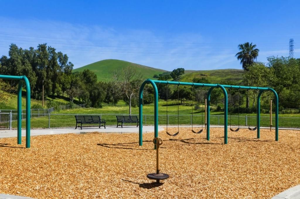 Image 39 of property listing at 914 Brea Lane, San Jose, CA 95138