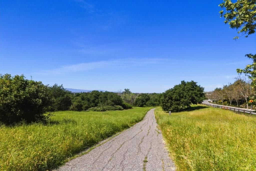 Image 42 of property listing at 914 Brea Lane, San Jose, CA 95138