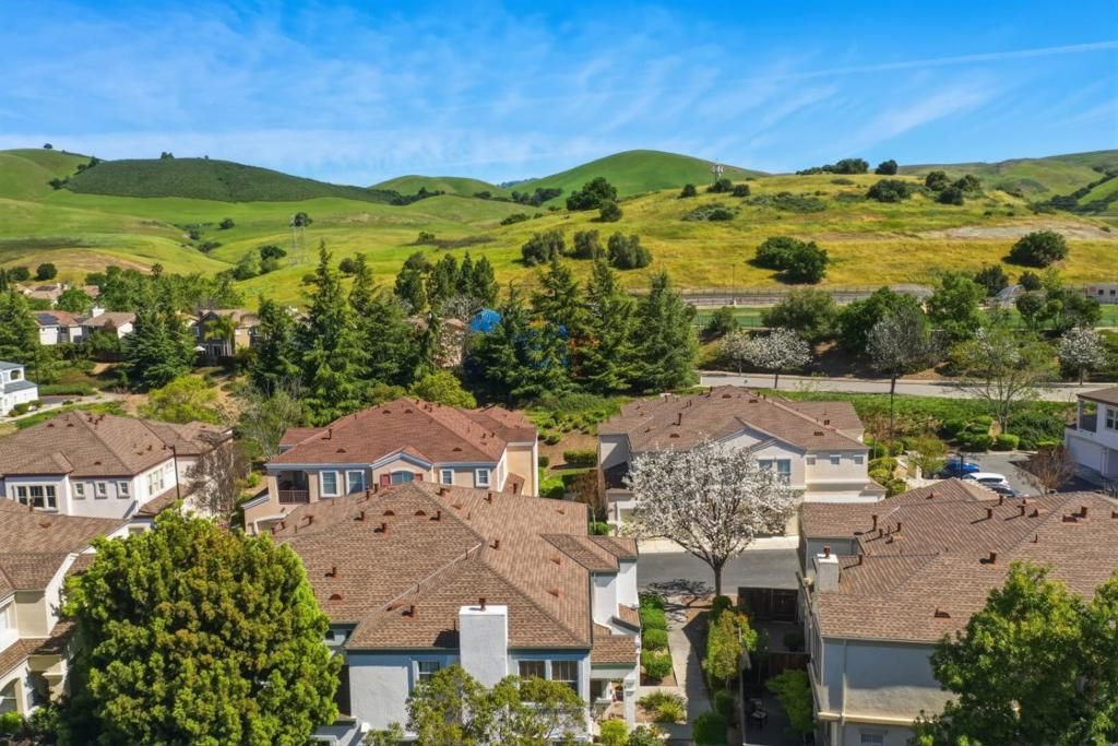 Image 47 of property listing at 914 Brea Lane, San Jose, CA 95138