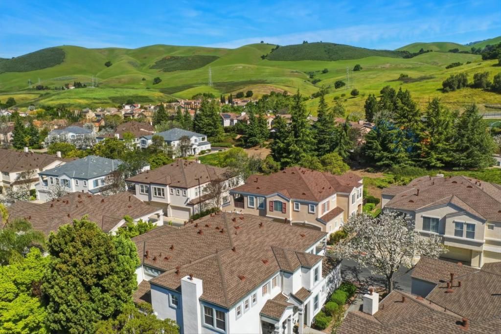 Image 48 of property listing at 914 Brea Lane, San Jose, CA 95138