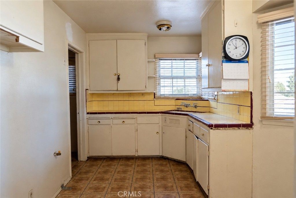 1615 W Century, Los Angeles, CA 90047 — photo 4