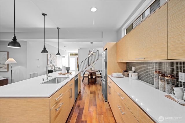 714 28th Avenue S, Seattle, WA 98144