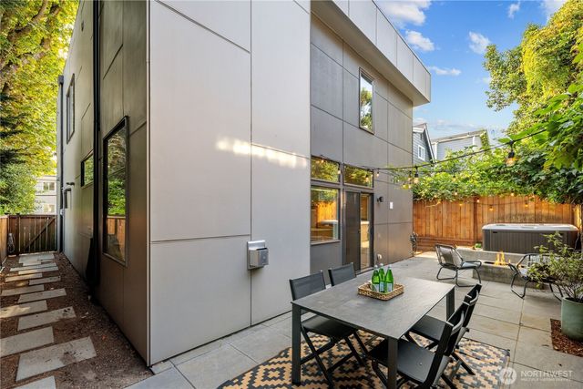 714 28th Avenue S, Seattle, WA 98144