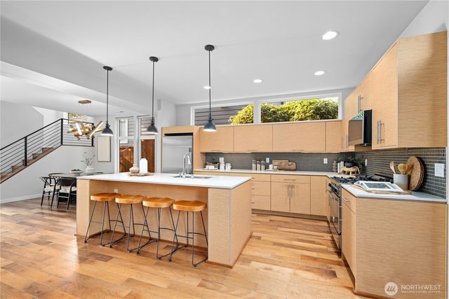 714 28th Avenue S, Seattle, WA 98144