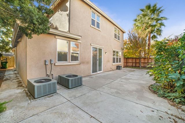 1637 Lexington Dr, Lodi, CA 95242