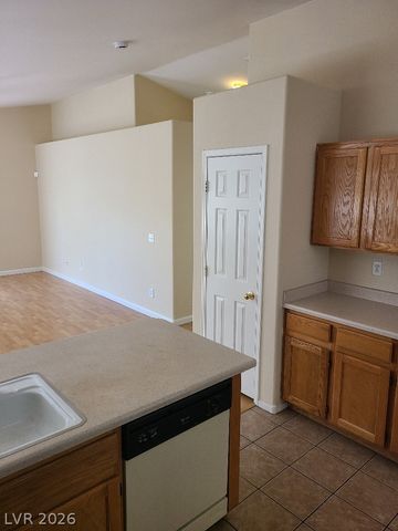 9013 CROOKED SHELL Avenue -, Las Vegas, NV 89143