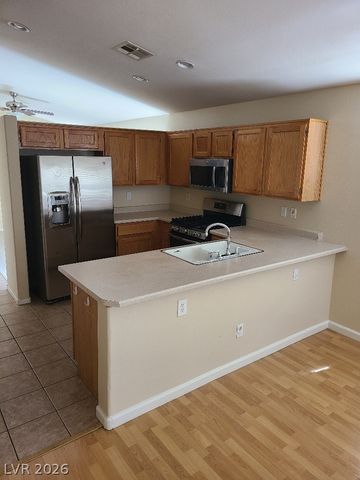 9013 CROOKED SHELL Avenue -, Las Vegas, NV 89143