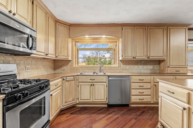 2143 E Madison Street, Springfield, MO 65802