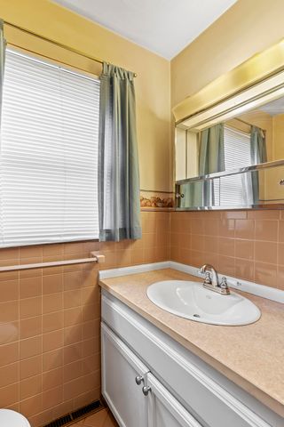 2143 E Madison Street, Springfield, MO 65802