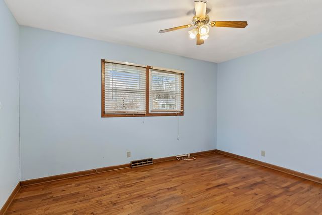 2143 E Madison Street, Springfield, MO 65802