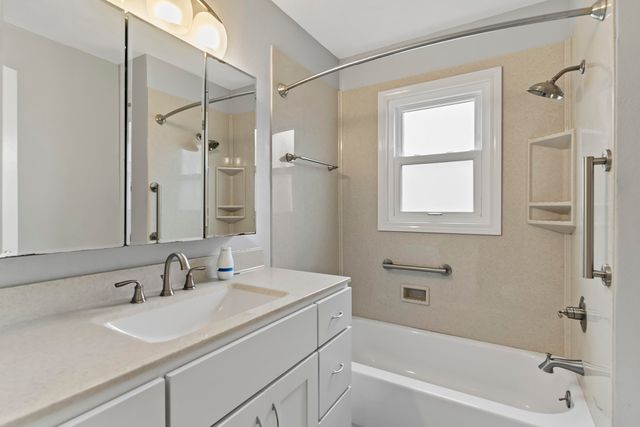 2143 E Madison Street, Springfield, MO 65802