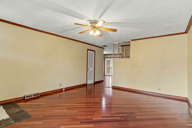 2143 E Madison Street, Springfield, MO 65802